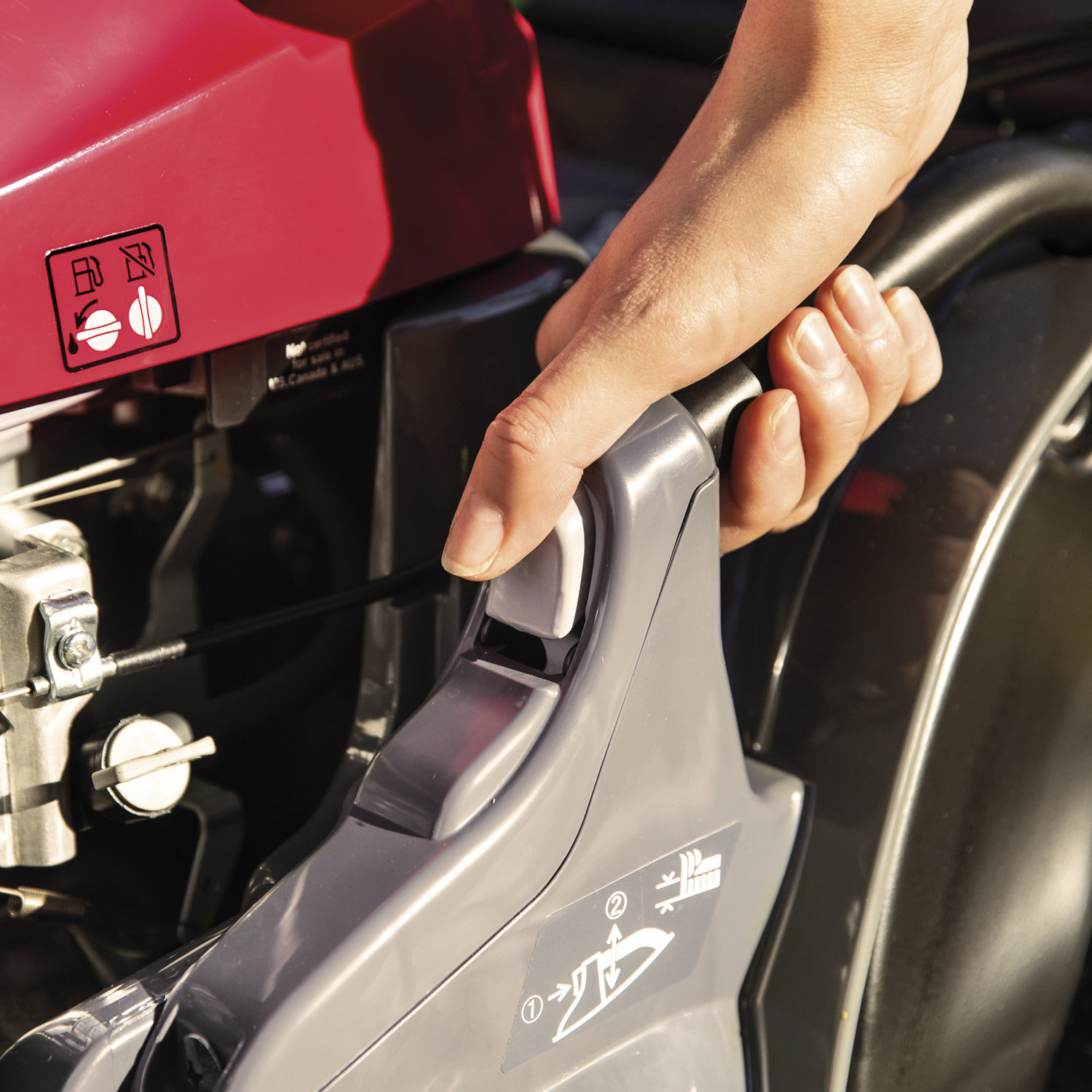 HONDA - Motorová sekačka HRX 476 HY se záběrem 47 cm