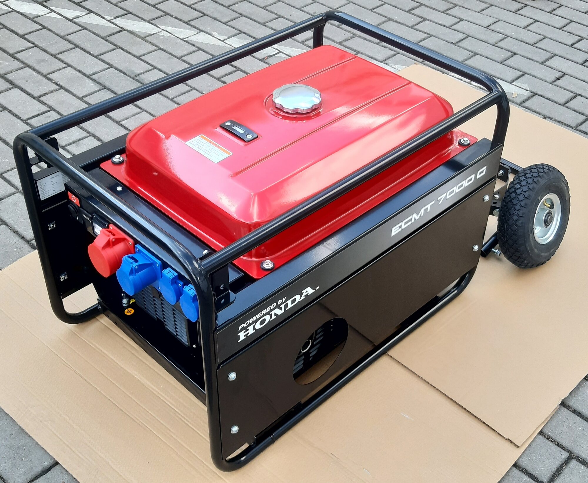 HONDA - Rámová profesionální elektrocentrála ECMT 7000G