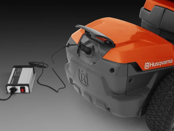 Husqvarna - Rider Aku R 112iC (Akumulátorový)  (včetně žacího ústrojí)