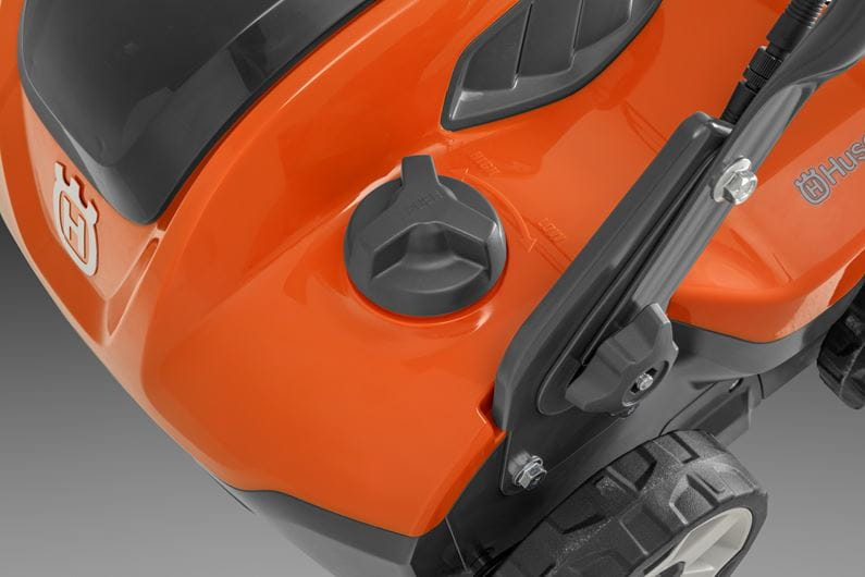 Husqvarna - Aku odmechovač  S 138i (bez baterie a nabíječky)