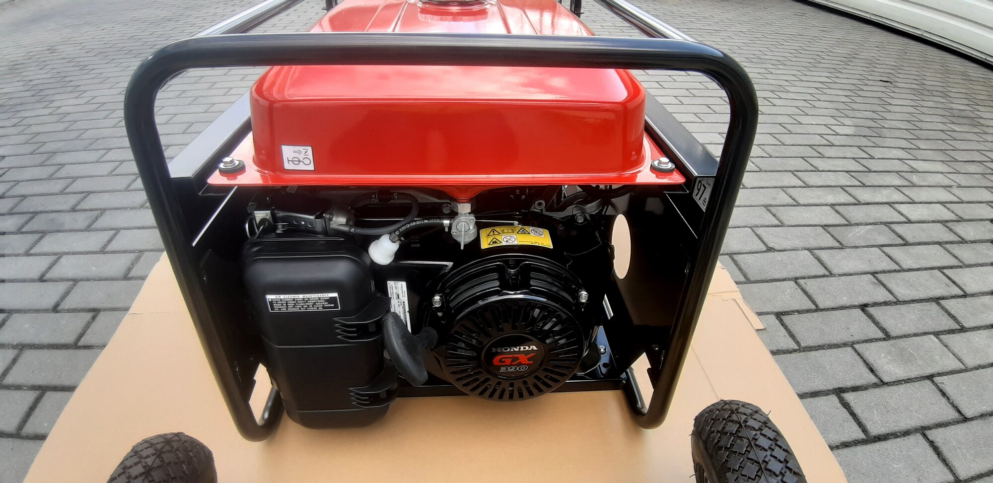 HONDA - Rámová profesionální elektrocentrála ECMT 7000G