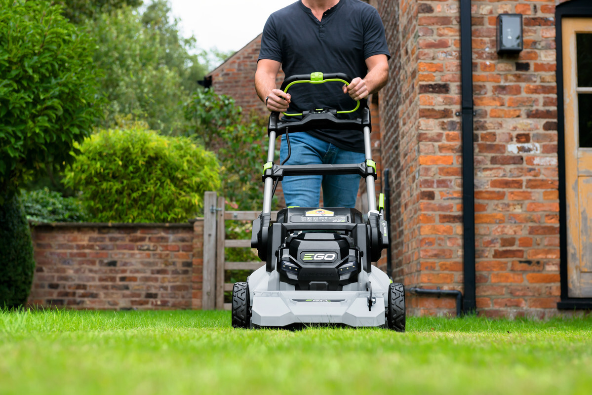 EGO - AKU sekačka bez pojezdu LM1701E - sada