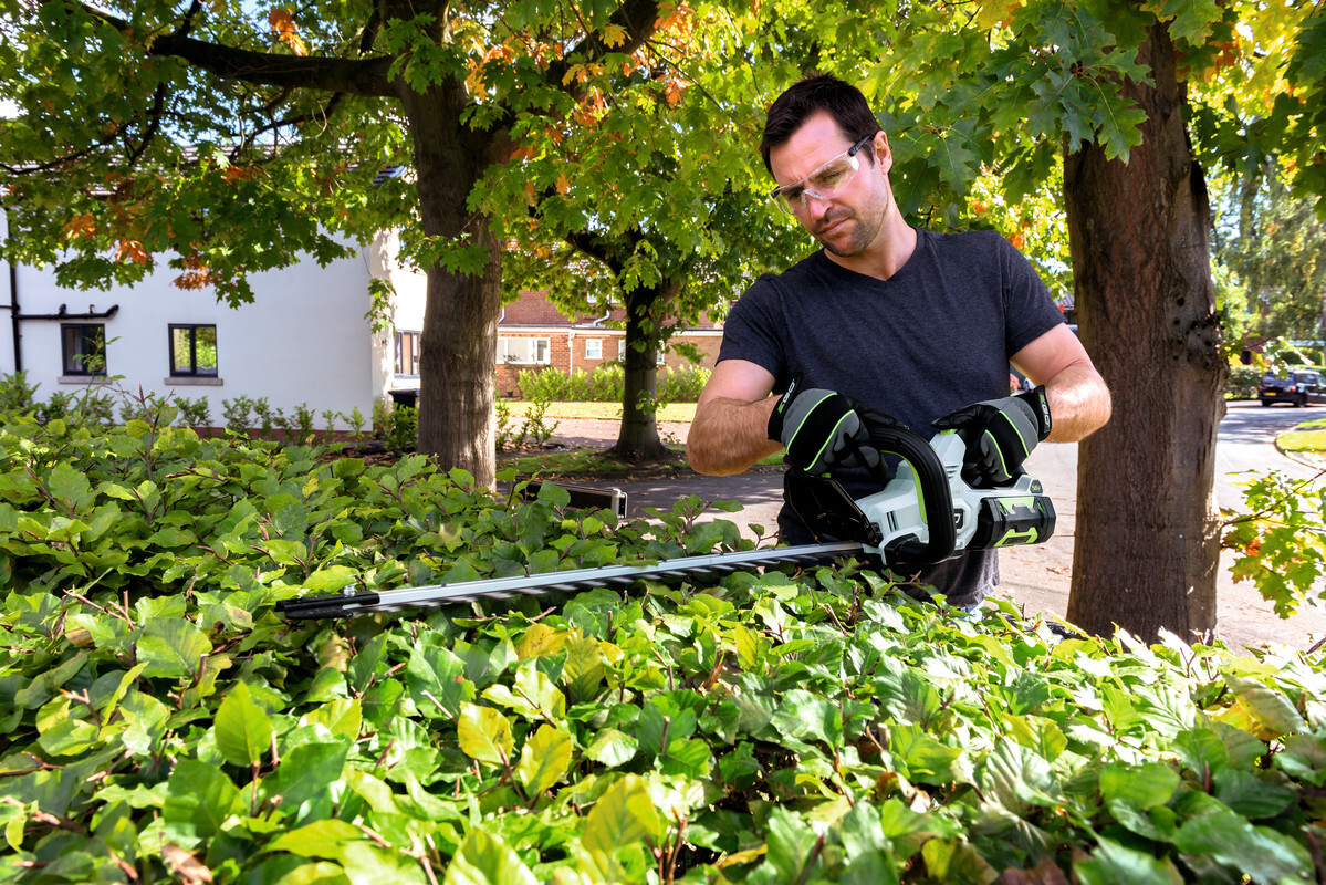 EGO - AKU nůžky na živý plot HT2410E (bez baterie a nabíječky)