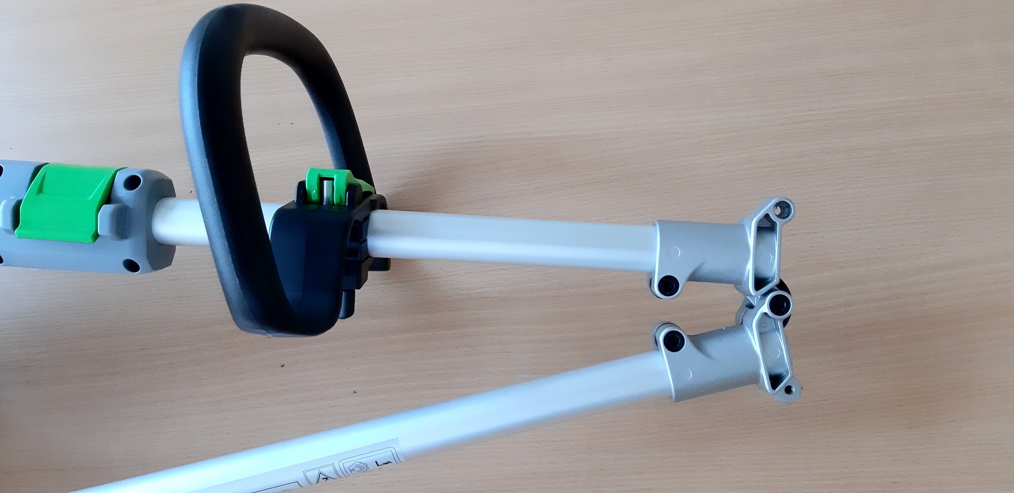 EGO - AKU strunový travní vyžínač ST1300E-S