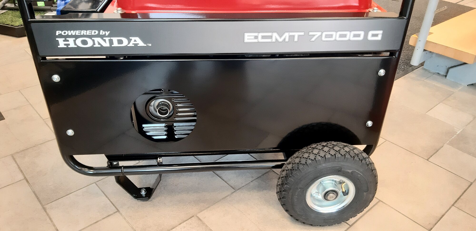 HONDA - Rámová profesionální elektrocentrála ECMT 7000G