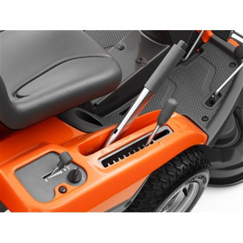 Husqvarna - Rider R 214 TC (včetně žacího ústrojí)