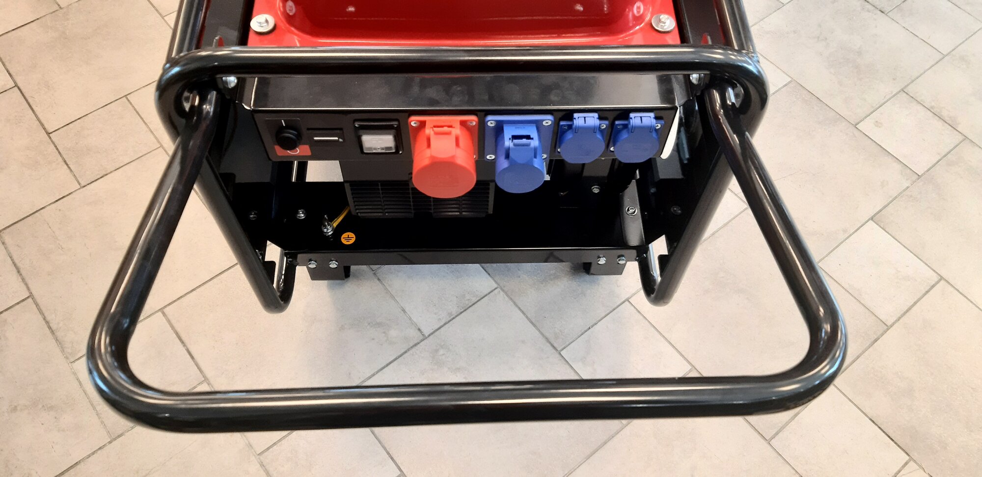 HONDA - Rámová profesionální elektrocentrála ECMT 7000G