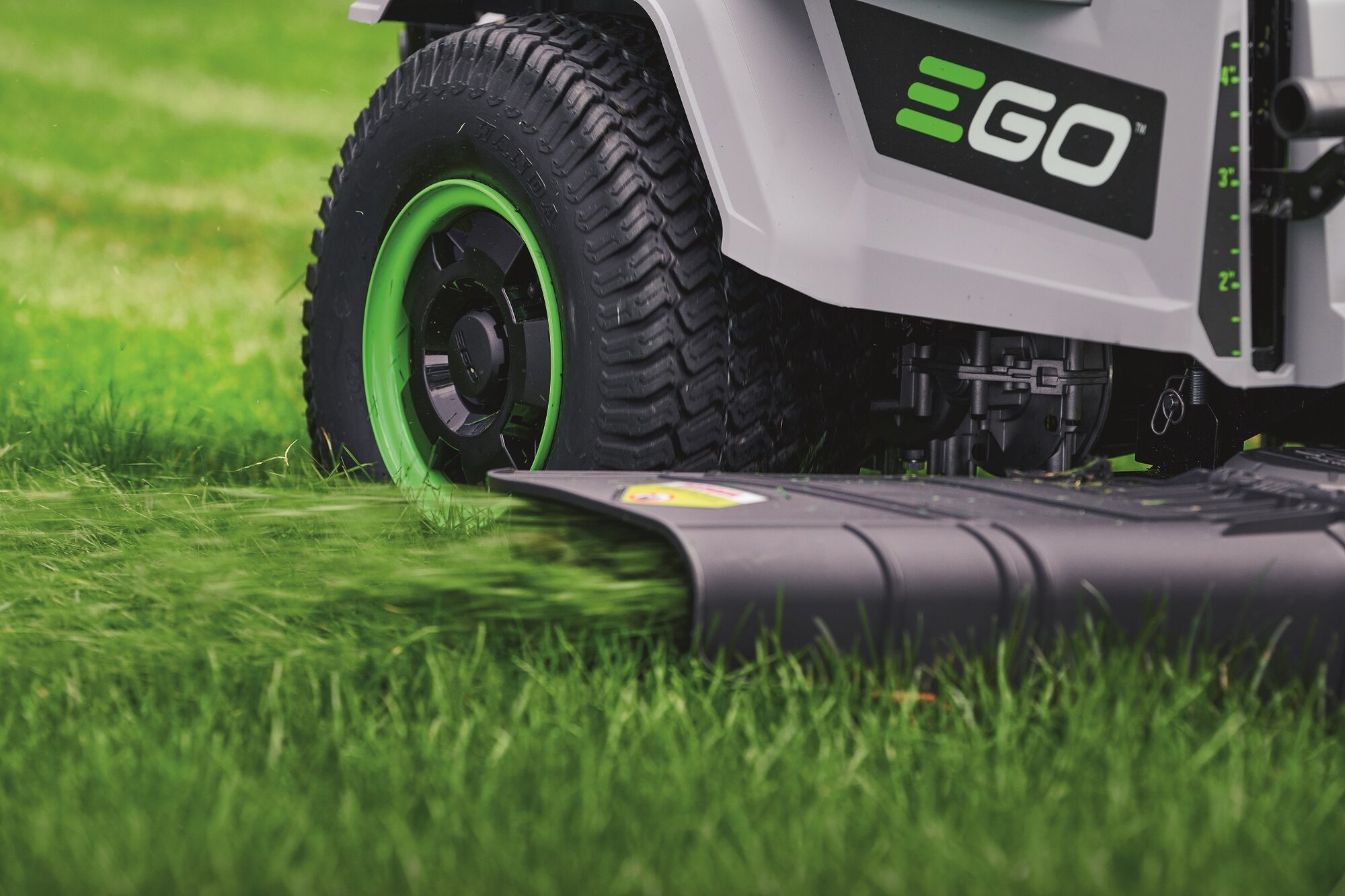 EGO - AKU zahradní rider s nulovým poloměrem zatáčení EGO Z6 - ZT4201E-L